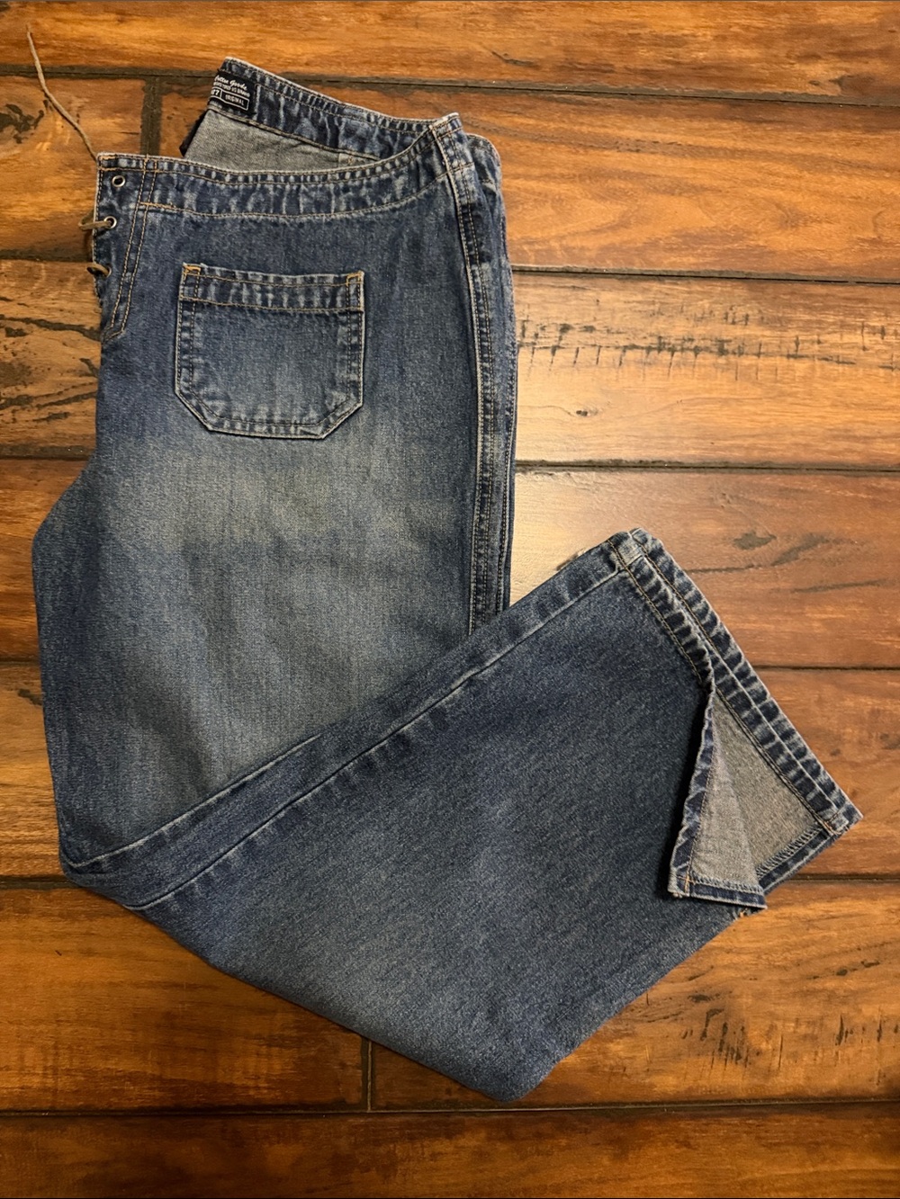 Aeropostale Women’s Blue Cropped Denim Pants
